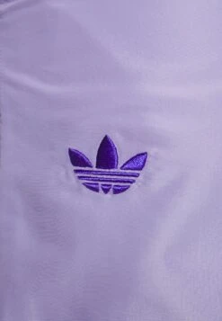 Adidas Originals Wide Leg Pant - Pantalon De Survêtement - Magic Lilac -ASOS bf826ff607904886b1939905ee1c6a24