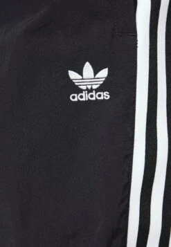 Adidas Originals Classics Lock Up Track Pants - Pantalon De Survêtement - Black -ASOS c1011356ef2d4a438353baf80d4b2db2