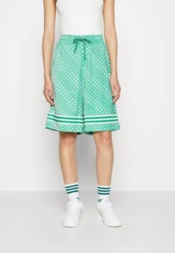 Adidas Originals Adicolor 70S - Short - Green -ASOS c2119acb413f424a91cc13ab5d944d13