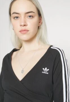 Adidas Originals Classics Cropped Long Sleeve - T-Shirt À Manches Longues - Black -ASOS c22b5d860cc8497397b9e38665b53eaa