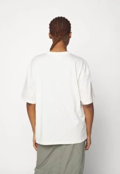 Adidas Originals Oversized Tee - T-Shirt Imprimé - Cream White -ASOS c46bc0d8b94842bab779aab7667929a0