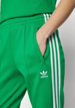 Adidas Originals Classic Trackpant Open Hem - Pantalon De Survêtement - Green -ASOS c49893d9232e4e989ff52d7942d8cad5