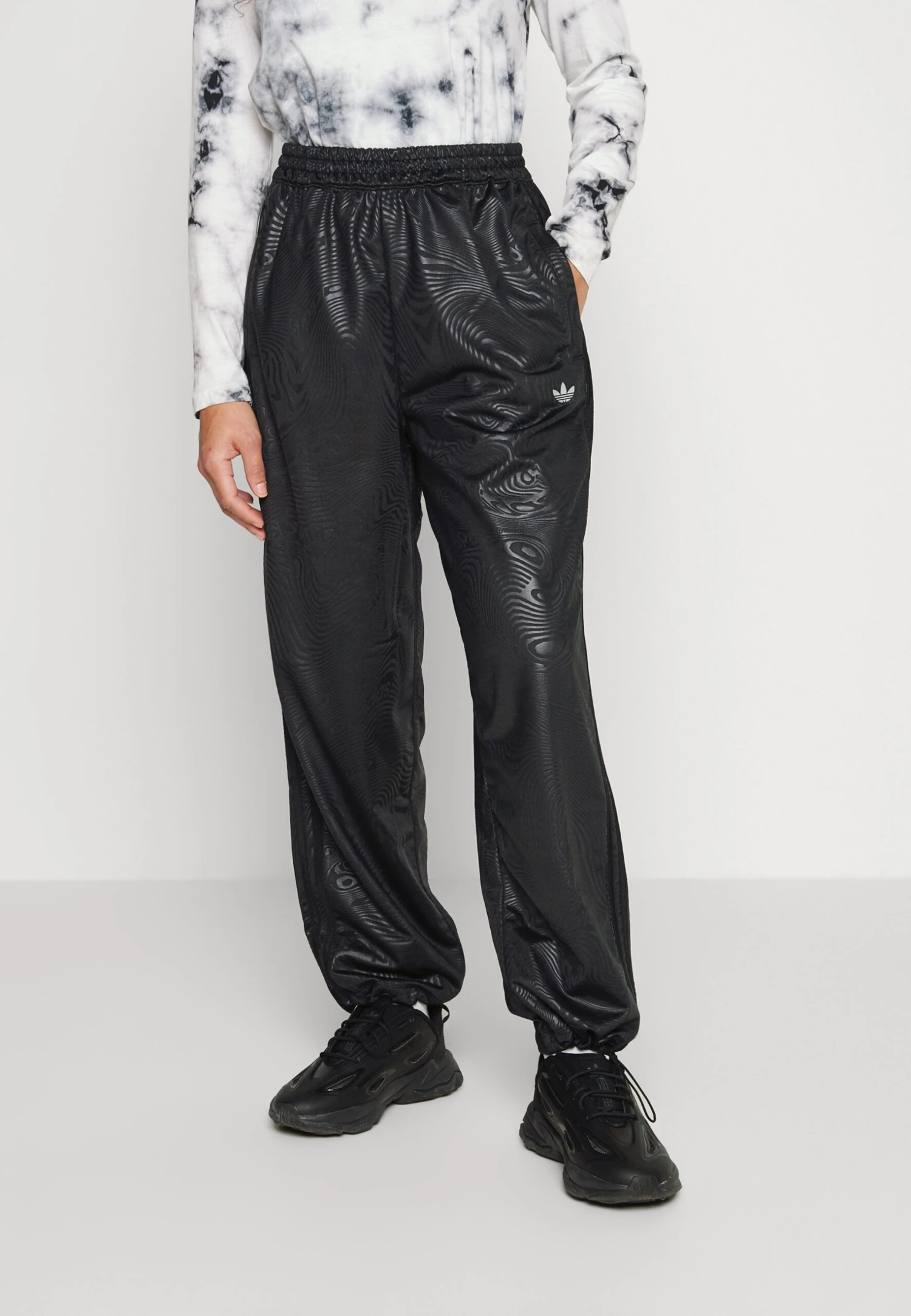 Adidas Originals Marble Firebird Track Pant - Pantalon De Survêtement - Black 3 Adidas Originals Marble Firebird Track Pant - Pantalon De Survêtement - Black – Image 3