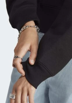 Adidas Originals Adicolor Essentials Crew - Sweatshirt - Black -ASOS c5417e32ad254e658bfd268cca598148