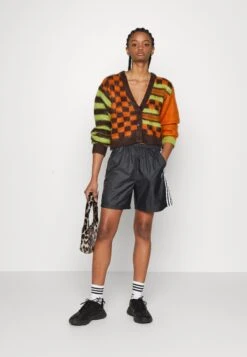 Adidas Originals Adicolor Classics Ripstop - Short - Black 11 Adidas Originals Adicolor Classics Ripstop - Short - Black -ASOS c58f8d0315764acfa54c98c13b28e2a2