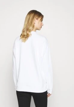 Adidas Originals Crew - Sweatshirt - White -ASOS c686537fc8524365a5965b394cd02089