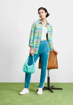 Adidas Originals Classic Trackpant Open Hem - Pantalon De Survêtement - Arctic Fusion -ASOS c9703da9089645128084d970717027c6