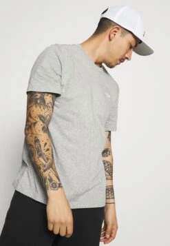 Adidas Originals Essential Tee Unisex - T-Shirt Basique - Medium Grey Heather -ASOS ca07c4ccdc044f3e8cf9d277f6c87b44