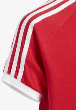 Adidas Originals Junior - T-Shirt Imprimé - Better Scarlet -ASOS cbbb4b78df0a4f31a667fd3b98fed77b
