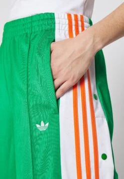 Adidas Originals Adibreak Pants - Pantalon De Survêtement - Green -ASOS cd9e5efdef41434885eb0f3632f46c20