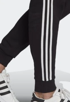 Adidas Originals 3-Stripes Pant Unisex - Pantalon De Survêtement - Black 8 Adidas Originals 3-Stripes Pant Unisex - Pantalon De Survêtement - Black -ASOS cf183f6d6bb647c180c825bcfc27570d