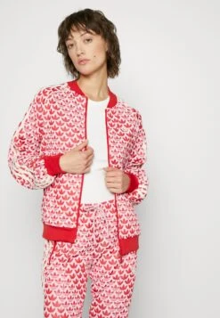 Adidas Originals Adicolor 70S - Veste De Survêtement - True Pink -ASOS cfc6fc7b5b9247daa8610ee8fdfad5fc