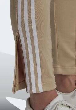 Adidas Originals Superstar - Pantalon De Survêtement - Beige -ASOS d11b6b0863bc4bfcad9af61e66661d2e