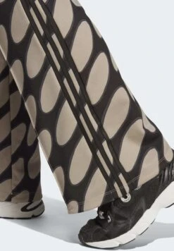 Adidas Originals Marimekko Plus Size - Pantalon De Survêtement - Multicolor Light Brown -ASOS d1daab99d8bc42c2b31e3f82399c41d5