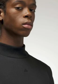 Adidas Originals One Bb L/S Tee - T-Shirt À Manches Longues - Black -ASOS d618de81aad14de597d49bdfc38e2dc4