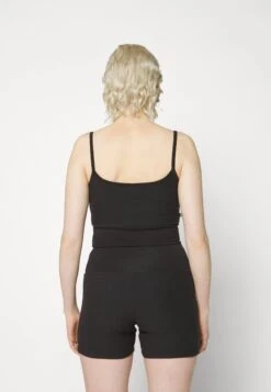 Adidas Originals Towel Bra Top - Débardeur - Black -ASOS d7a6b8bb1e534b5ea8f98b4470bb17e6