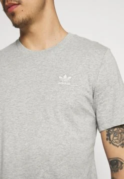 Adidas Originals Essential Tee Unisex - T-Shirt Basique - Medium Grey Heather -ASOS d95348ce74eb45db824d9baa40636139