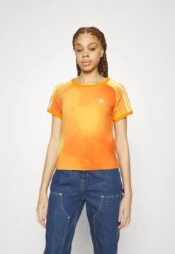 Adidas Originals Tee - T-Shirt Imprimé - Bold Gold/Multicolor -ASOS dabcde23e781430aa85a1bb0ff72162b