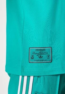 Adidas Originals LIVERPOOL FC ICON GRAPHIC T-SHIRT - Article De Supporter D'équipe De Club - Sea Green -ASOS db33b44acd19415385497463414b32c1