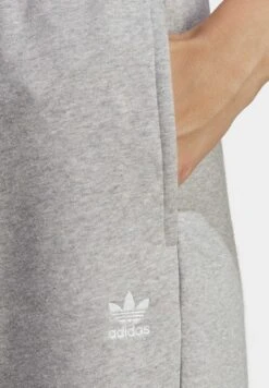 Adidas Originals Essentials - Pantalon De Survêtement - Medium Grey Heather -ASOS dcd48f24c1654f779ce0fc665397c28d