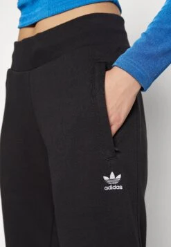 Adidas Originals Track Pant - Pantalon De Survêtement - Black -ASOS dd2d460825bd41e18c51c2283aaef4bb