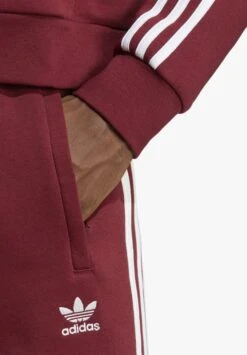 Adidas Originals Stripes Pant Unisex - Pantalon De Survêtement - Shadow Red -ASOS dde1935dd4a9465394b9bf1a92981daa