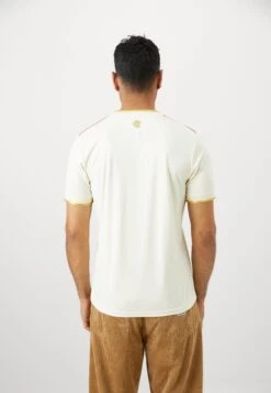 Adidas Originals CR FLAMENGO 25 THIRD JERSEY - T-shirt De Sport - Cream White -ASOS e01ca274fa5d4c0f87ee05802f96c02d