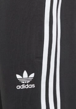 Adidas Originals Short - Black/White 8 Adidas Originals Short - Black/White -ASOS e0e4d6c8374d4cbf9e90ad12bac04ad8