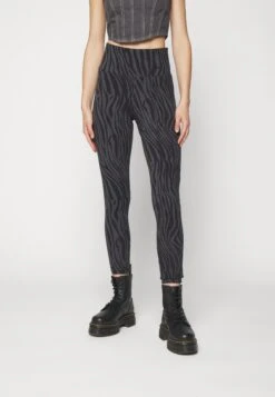 Adidas Originals Tight - Legging - Carbon/Black -ASOS e2b57ed28a2a46ad8be57603ecb0e698