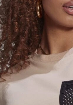 Adidas Originals Cropped - T-Shirt Imprimé - Ash Pearl -ASOS e49b05fd5e9940508d5da923e25f51a6