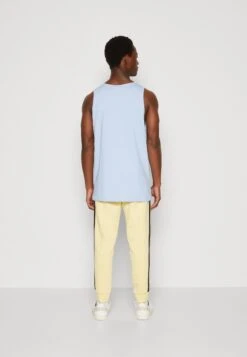 Adidas Originals Essentials Tank - Débardeur - Blue Dawn 8 Adidas Originals Essentials Tank - Débardeur - Blue Dawn -ASOS e575e660150846199af42a6475626e74