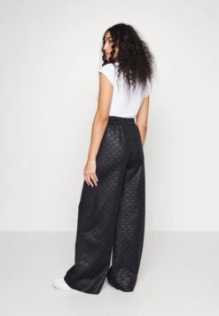 Adidas Originals Trackpant Aop - Pantalon De Survêtement - Black 10 Adidas Originals Trackpant Aop - Pantalon De Survêtement - Black -ASOS e5e77bbb283549caabd362a5d3cc1e8d