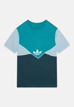 Adidas Originals Tee Junior Unisex - T-Shirt Imprimé - Arctic Night -ASOS e64c966fa5364d4a9f0d8f2367a58dc2
