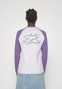 Adidas Originals Long Sleeve - T-Shirt À Manches Longues - Silver Dawn -ASOS e6feb0ef9dc94cbc9c0a12bc73c78450