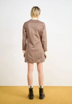 Adidas Originals TRACK DRESS - Robe De Jour - Trace Brown -ASOS e7faa9d396204882819d07c430b01a47