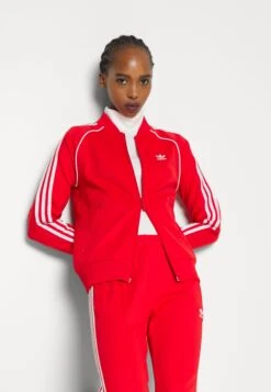 Adidas Originals Superstar Tracktop - Blouson Bomber - Vivid Red -ASOS e9f737bd6bdc46a5ba4c6a210139c43a