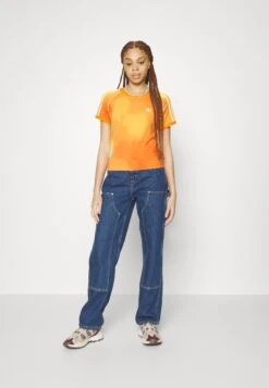 Adidas Originals Tee - T-Shirt Imprimé - Bold Gold/Multicolor -ASOS ea67a68585ed43b4baf52302f626eaea