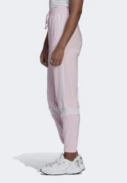 Adidas Originals Cuffed - Pantalon De Survêtement - Clear Pink -ASOS ea763ee6c8974075ae27c9955819c295