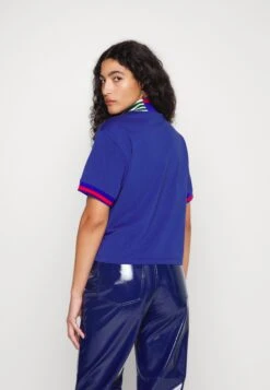 Adidas Originals Collar Crop Tee - T-Shirt Imprimé - Victory Blue -ASOS ef6094c08acb4e67b83e13cfea8dc1e6