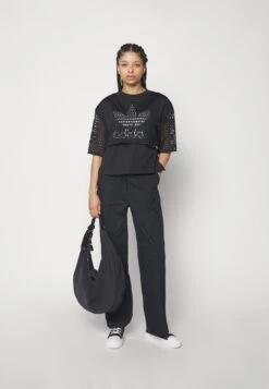 Adidas Originals Big Logo Tee 2 In 1 - T-Shirt Imprimé - Black -ASOS eff972c846524095aed507c8e78aaff1