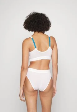 Adidas Originals Brami - Brassière - White -ASOS f0dc4aef3ea043e0bd99f10af8db57b7