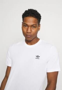 Adidas Originals Essential Tee Unisex - T-Shirt Basique -ASOS f1bce6ad30ae435199fc56d3b5e62ff6