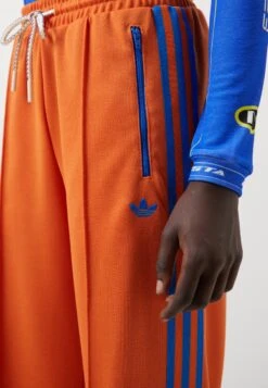 Adidas Originals Adicolor 70S Montreal - Pantalon De Survêtement - Orange 10 Adidas Originals Adicolor 70S Montreal - Pantalon De Survêtement - Orange -ASOS f26ee3c2bb8543e680cd5067733a1996