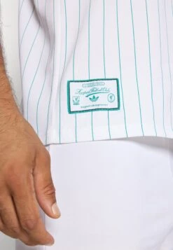 Adidas Originals LIVERPOOL FC ICON JERSEY - Article De Supporter D'équipe De Club - White/sea Green -ASOS f2c5b72d1e2548169eb05648addf573c