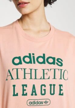 Adidas Originals Adidas Retro Luxury Tee - T-Shirt Imprimé - Ambient Blush -ASOS f5b51e58d7054ea89b440d72a7b6f6d0