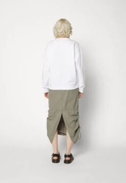 Adidas Originals Originals Archive Graphic - Sweatshirt - White -ASOS f60cb46a7ebf4e8b8d7b1d33feea26e3