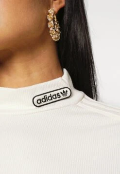 Adidas Originals Cropped - T-Shirt À Manches Longues - White -ASOS f739cc6818b945ad91f91a7492176401