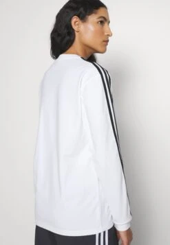 Adidas Originals Longsleeve - T-Shirt À Manches Longues - White -ASOS f8262abea998467695ac6b8dd83b39f1