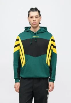 Adidas Originals SANTIAGO - Sweatshirt - Collegiate Green -ASOS fbb9a120d3e64dda910cd2d347631dcf