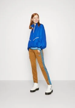 Adidas Originals Adicolor 70S - Pantalon De Survêtement - Brown Desert 12 Adidas Originals Adicolor 70S - Pantalon De Survêtement - Brown Desert -ASOS fe357433f09845328d6620b0eca790b0